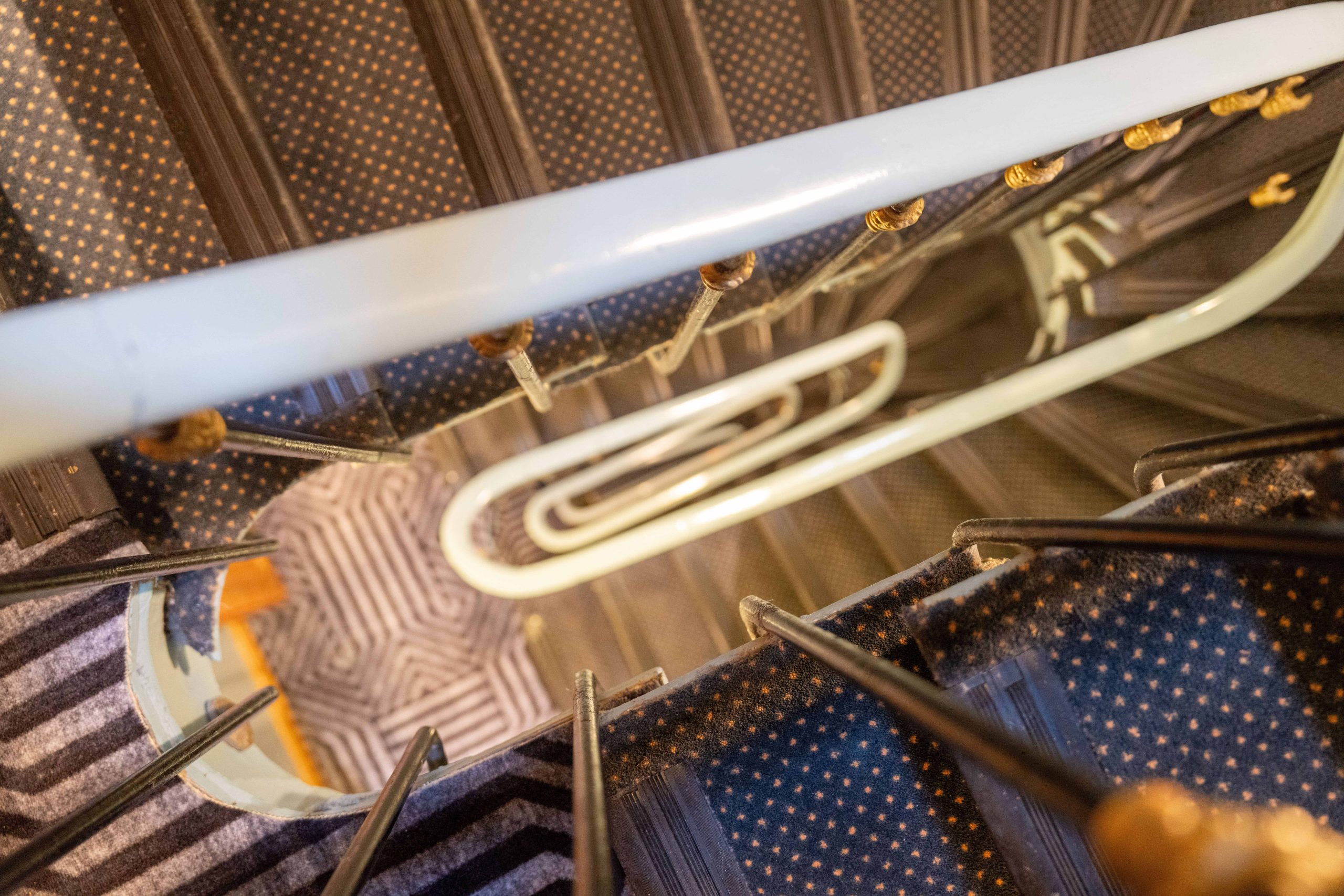 <p>escalier à l&#8217;intérieur de l&#8217;hôtel de fleurie</p>
